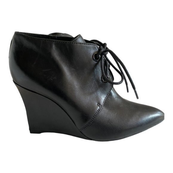 Clarks Lace Up‎ Ankle Boot Wedges Black Leather Womens Size US 7.5M - Picture 1 of 9